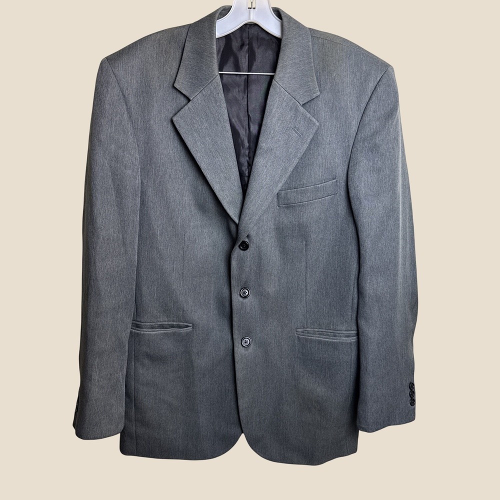 Raffinati Classic Men Suit 40R 36 Gray Polyester Rayon 3 Button Pleated 2Pc Flaw
